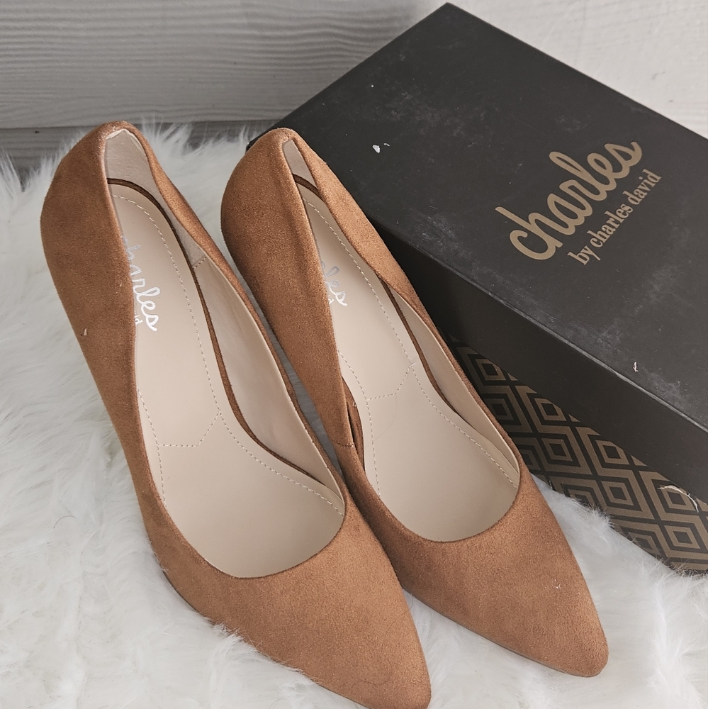 Charles by Charles David Brown suede  sz 10